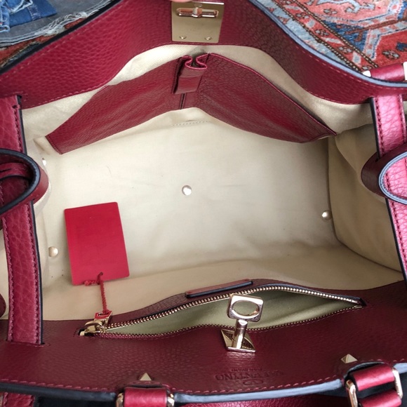 🚫 SOLD - 🎉HP🎉 NWT AUTH VALENTINO GARAVANI BAG PRICE FIRM - Picture 4 of 8